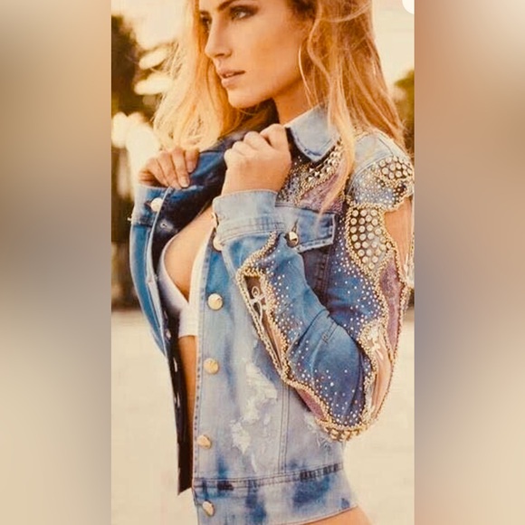 Akira Cropped Jacket - Picture 2 of 3